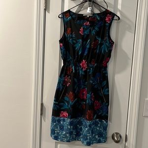 🌺 Flower Print Sleeveless Dress with Gold Zipper Pockets 🌺